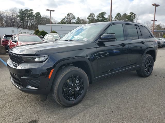 New 2025 Jeep Grand Cherokee Altitude image 3