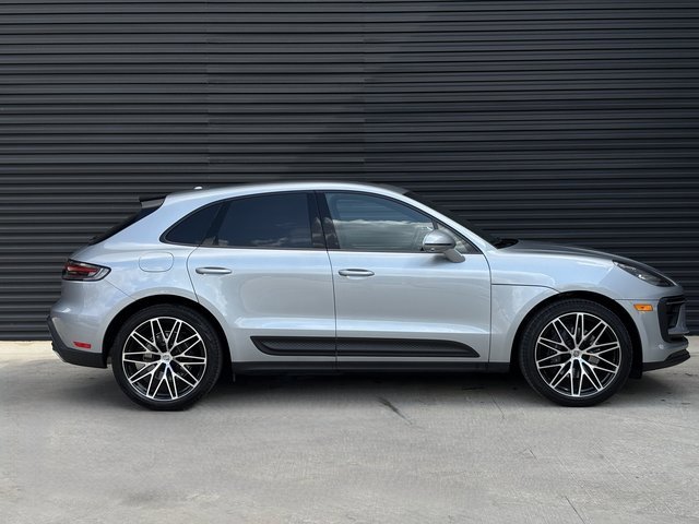 Certified 2025 Porsche Macan image 8