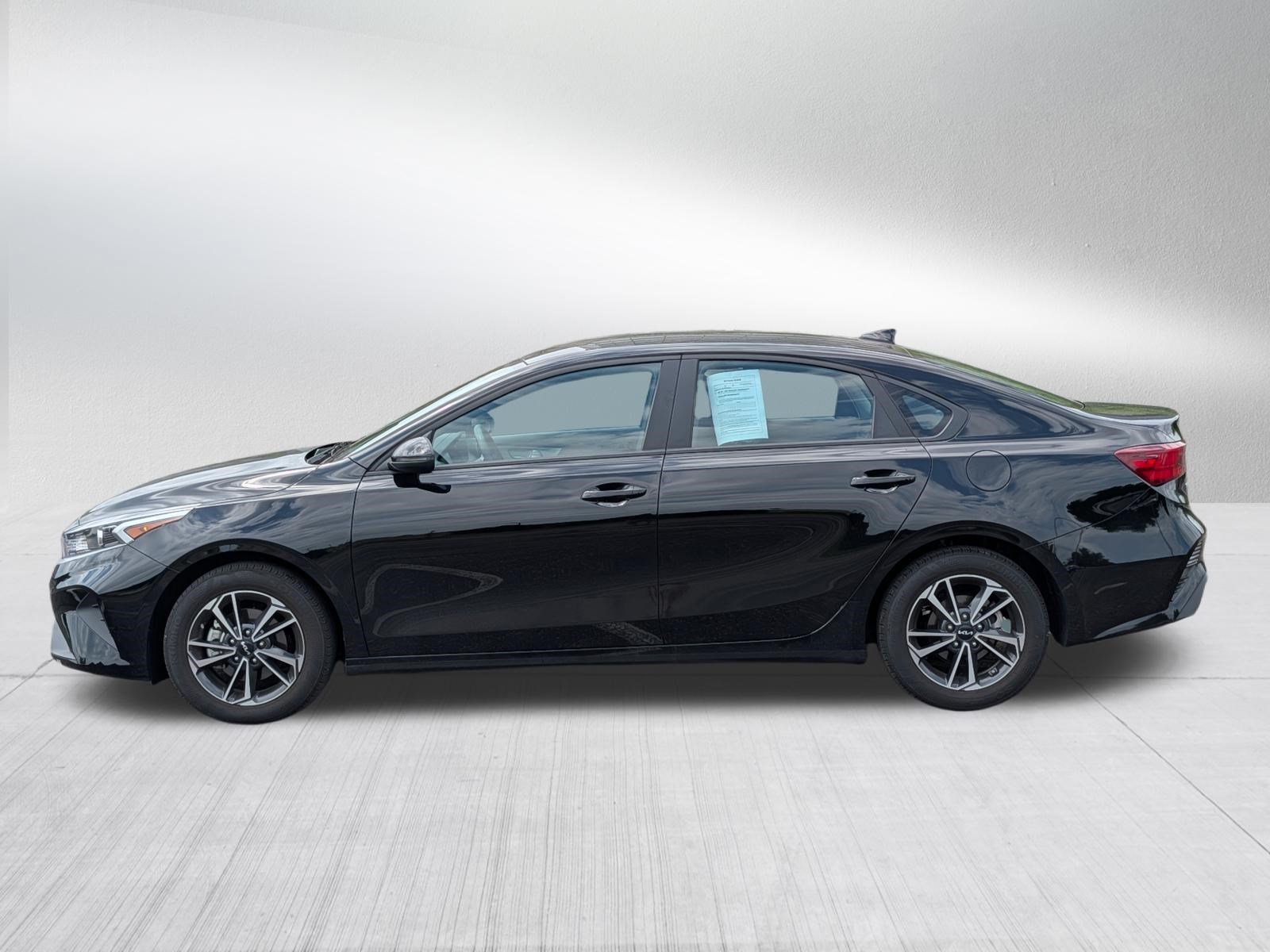 Certified 2024 Kia Forte LXS w/ LXS Technology Package FWD image 4