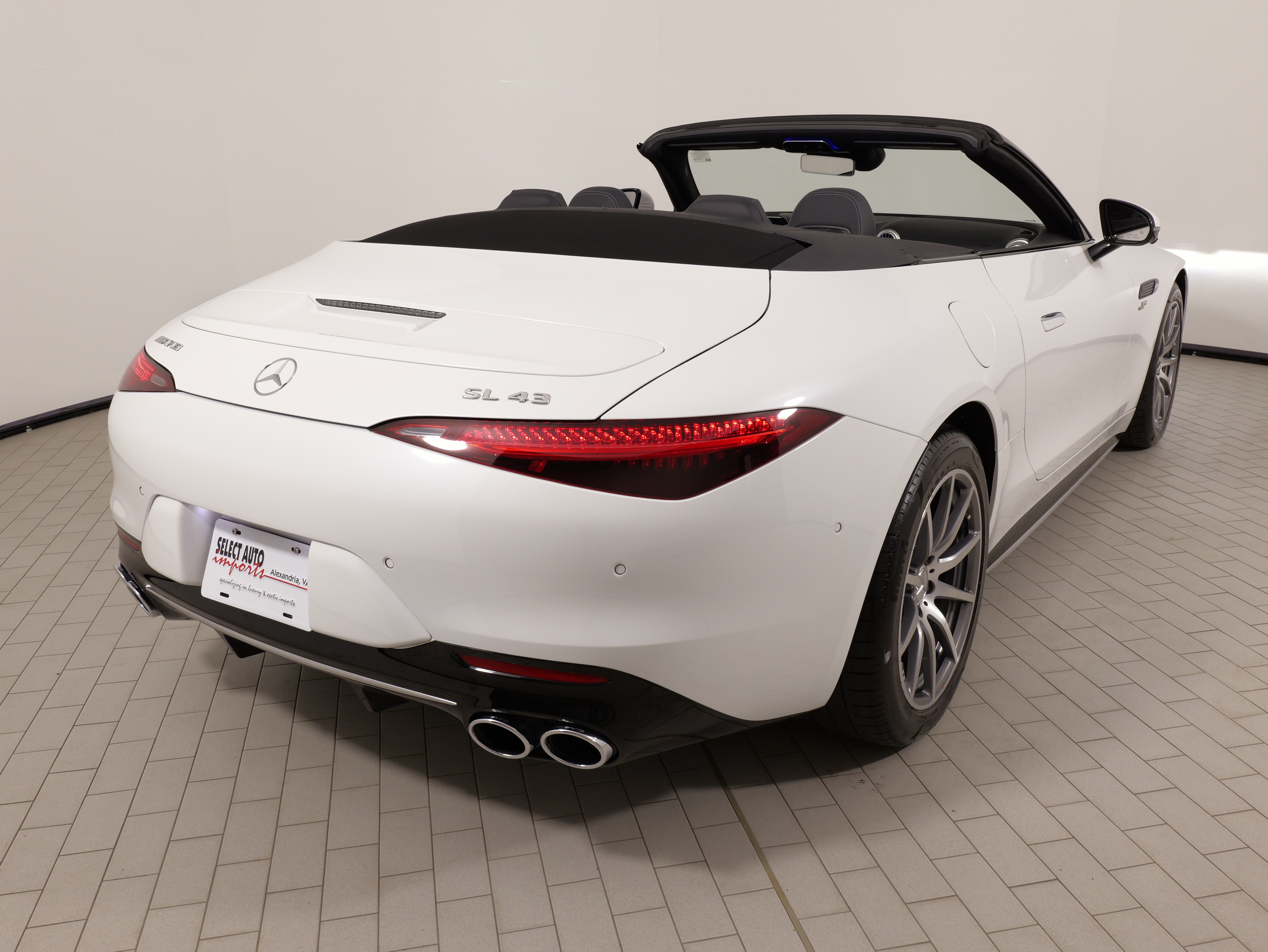 Used 2023 Mercedes-Benz SL 43 AMG image 16