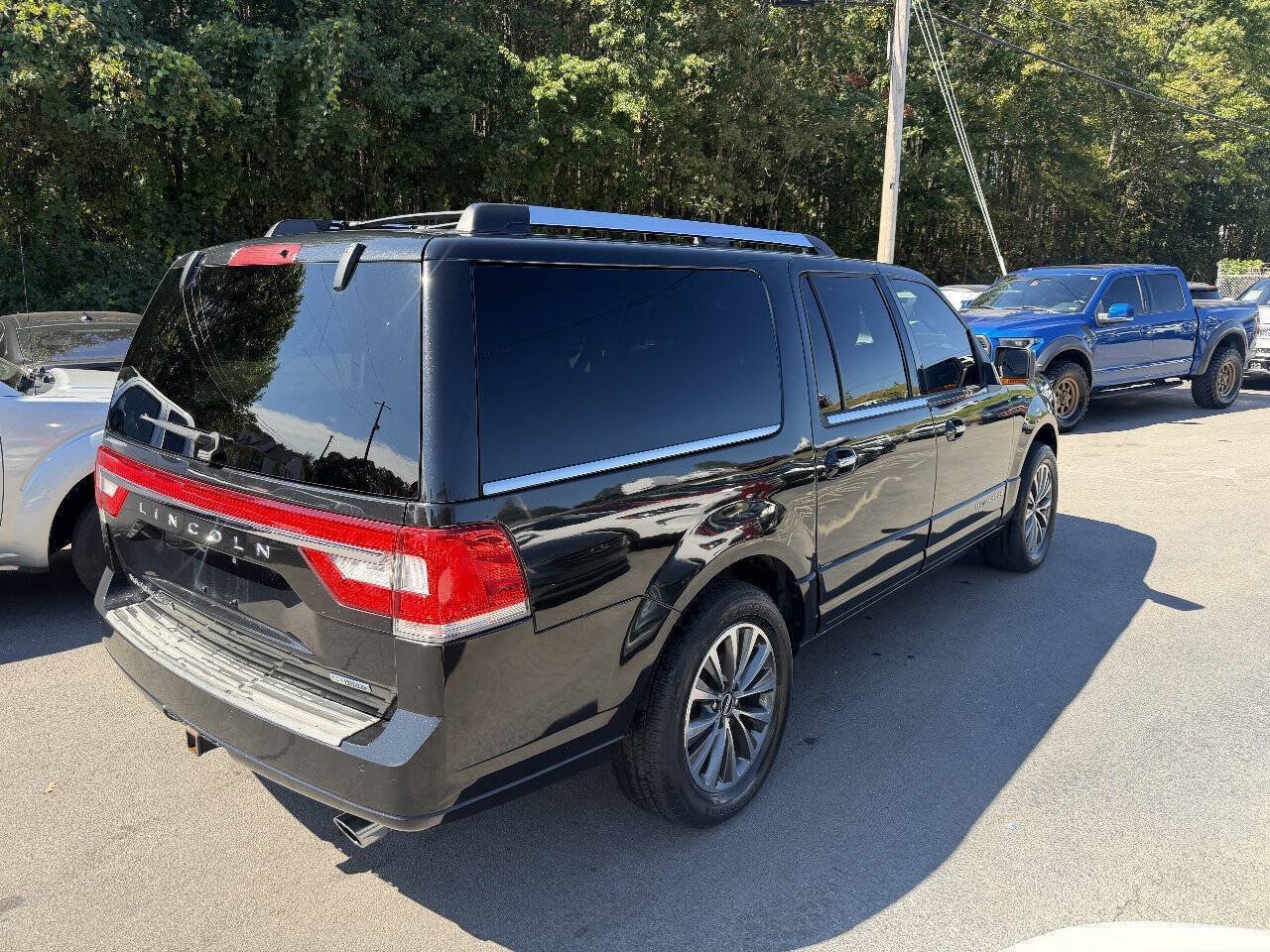 Used 2015 Lincoln Navigator L 2WD image 5