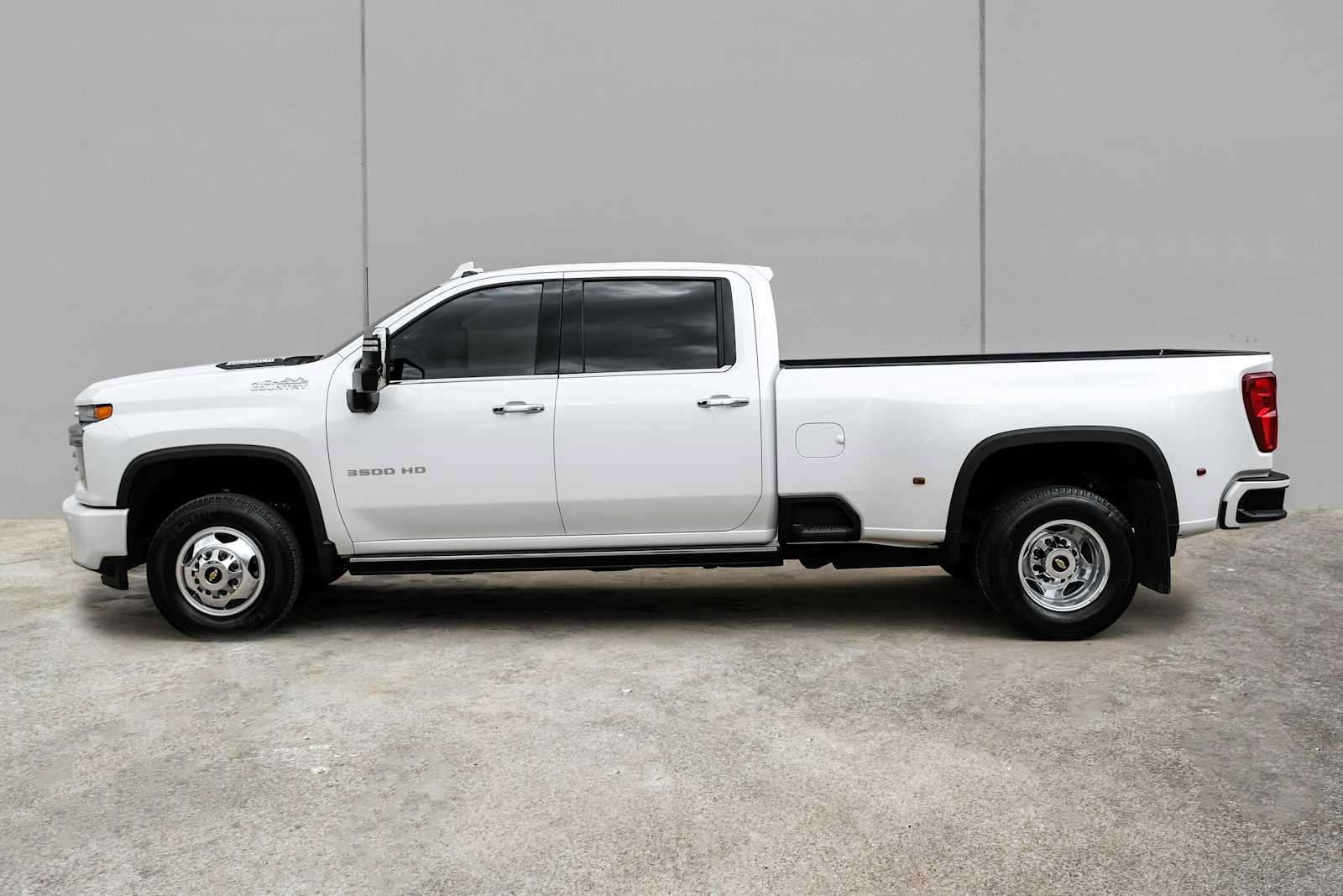 Used 2022 Chevrolet Silverado 3500 High Country AWD/4WD image 14