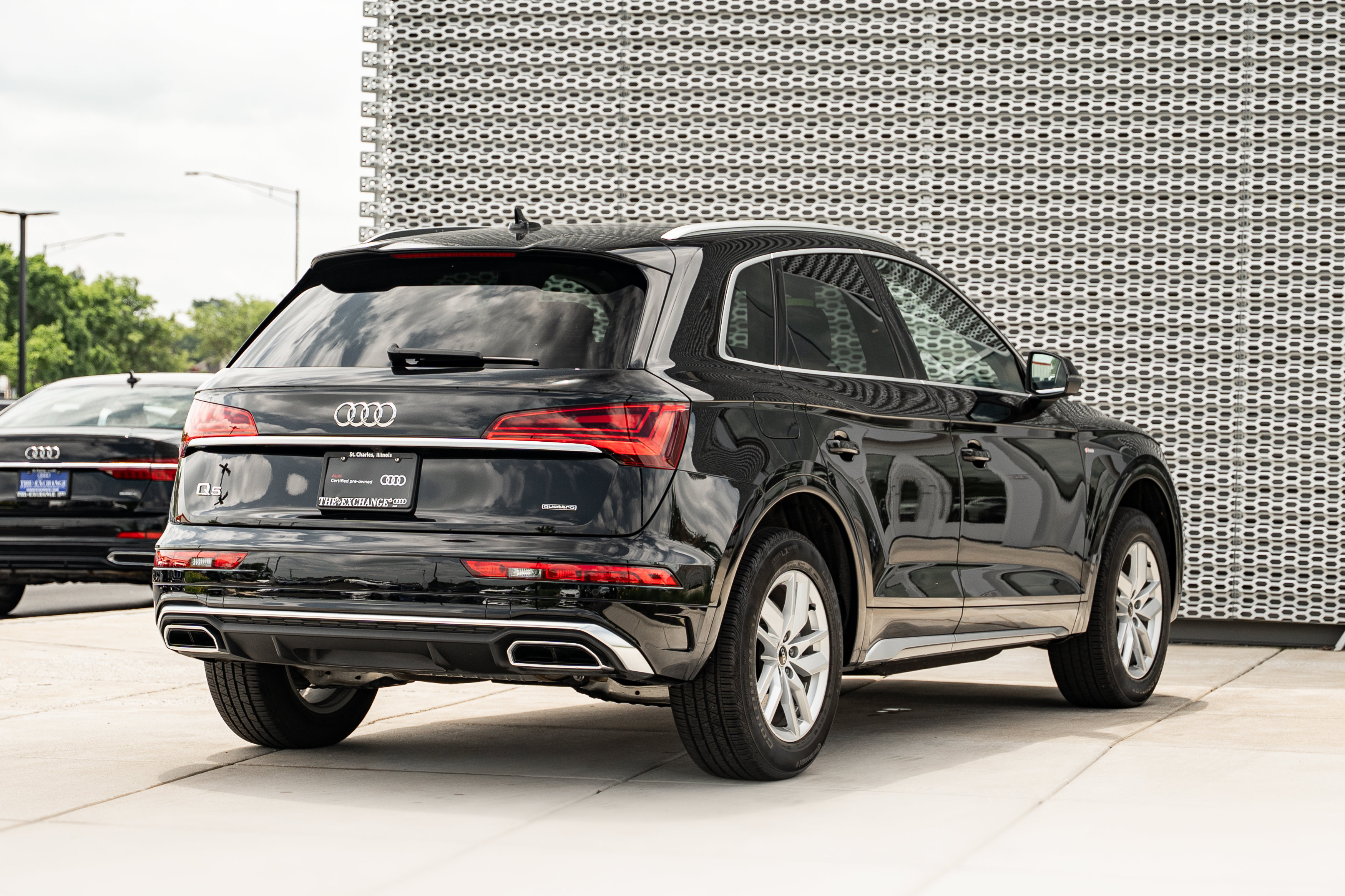 Certified 2023 Audi Q5 2.0T Premium w/ Convenience Package AWD/4WD image 4