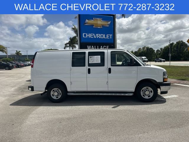 Used 2024 Chevrolet Express 2500 w/ Driver Convenience Package RWD image 6
