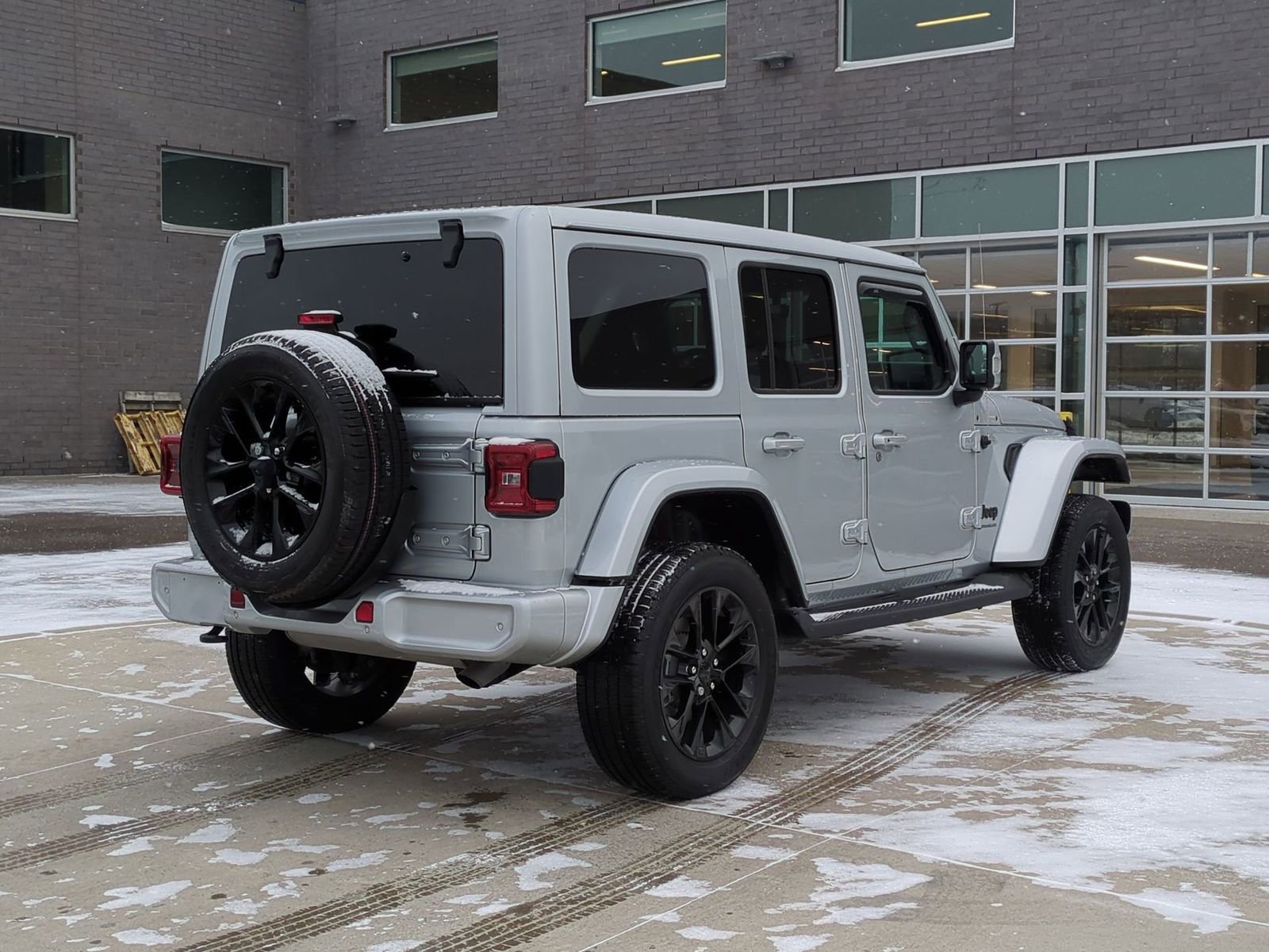 Used 2023 Jeep Wrangler Altitude image 8