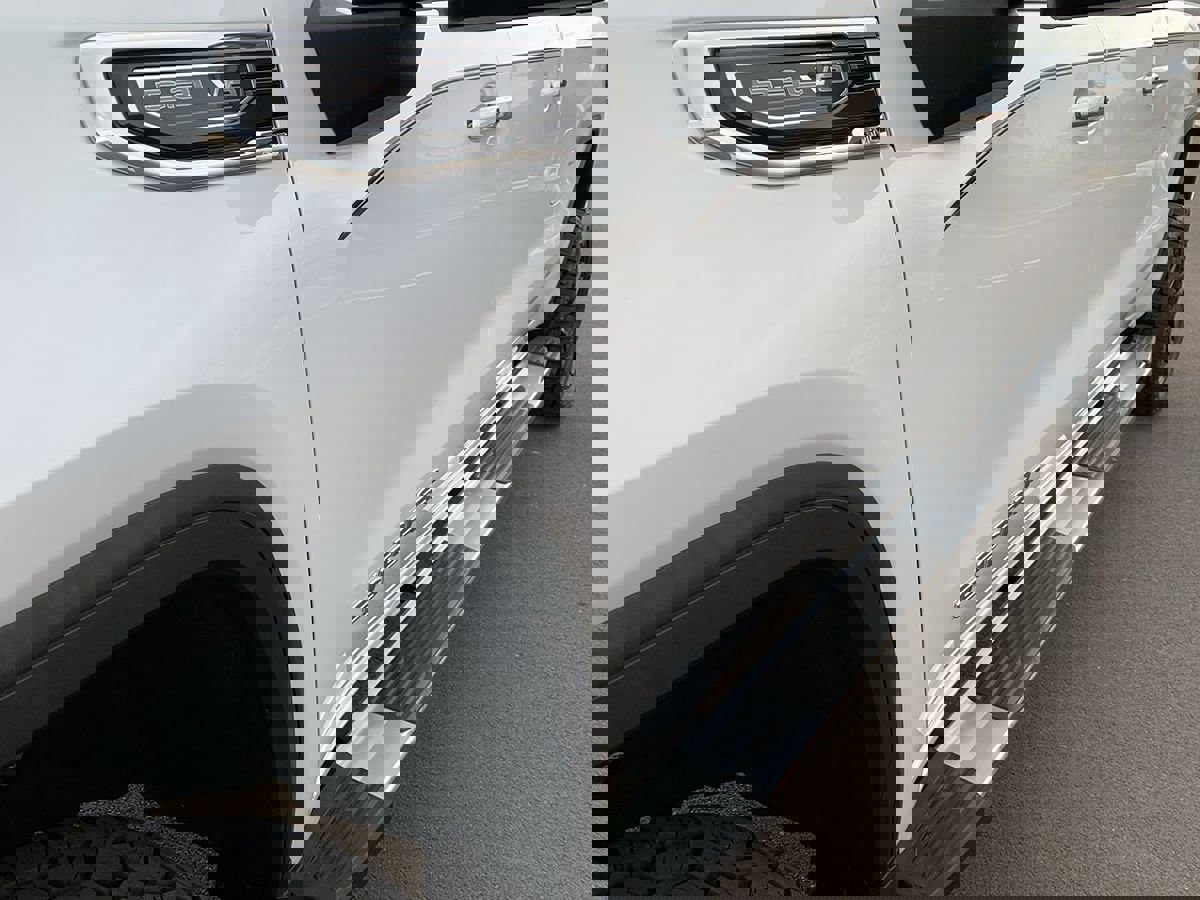 Used 2022 GMC Sierra 1500 SLT w/ SLT Convenience Package image 13