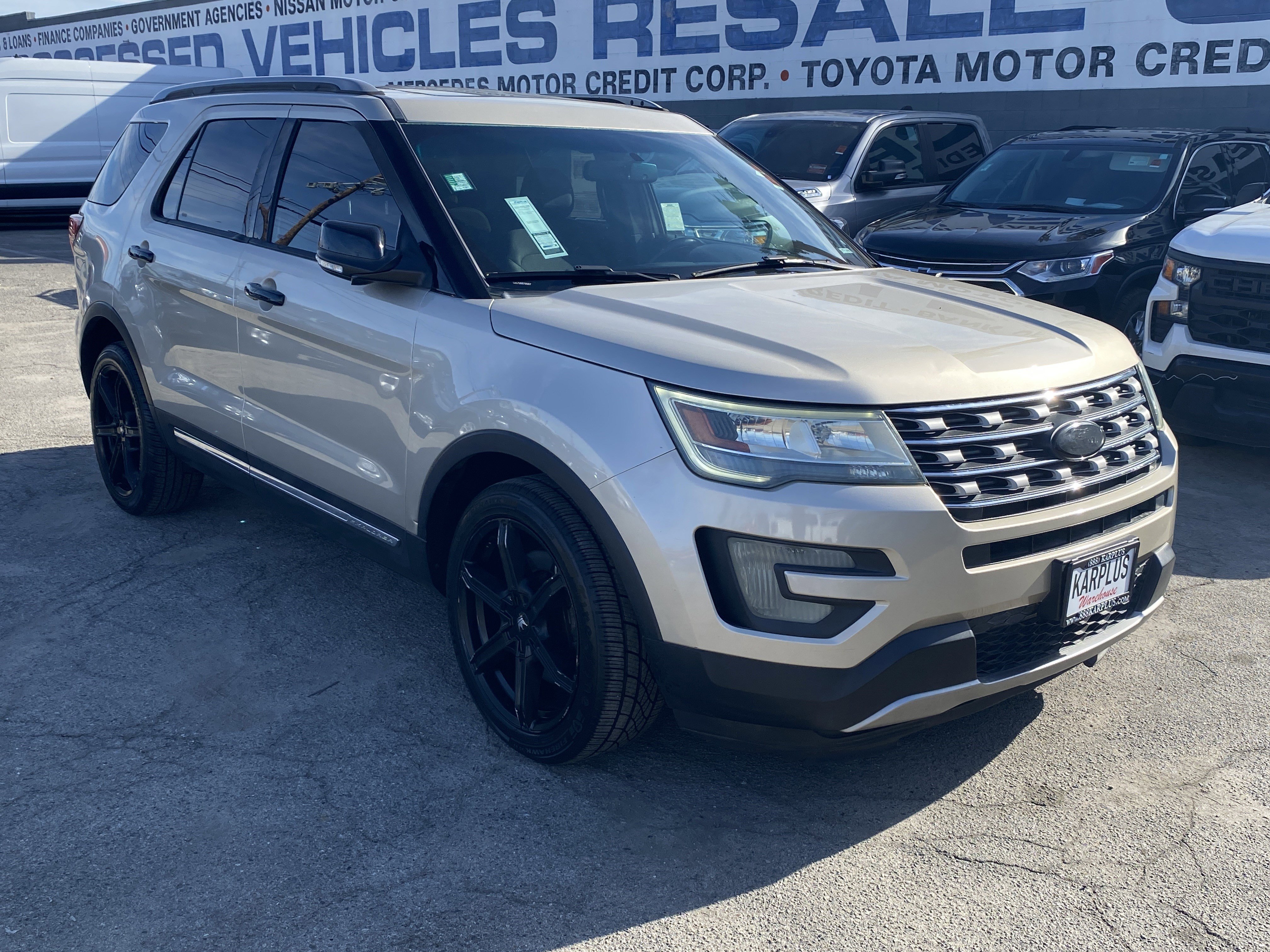 Used 2017 Ford Explorer XLT w/ Equipment Group 201A image 7
