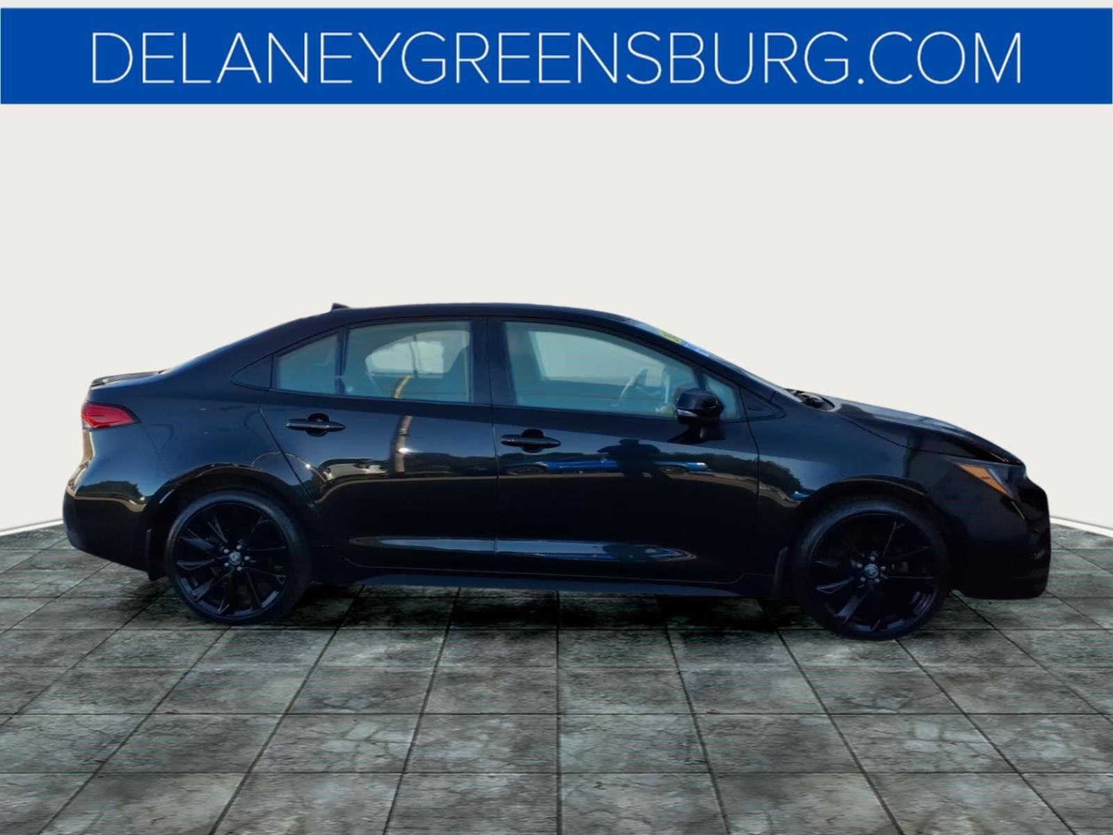 Used 2021 Toyota Corolla SE w/ Carpet Mat Package (TMS) FWD image 2