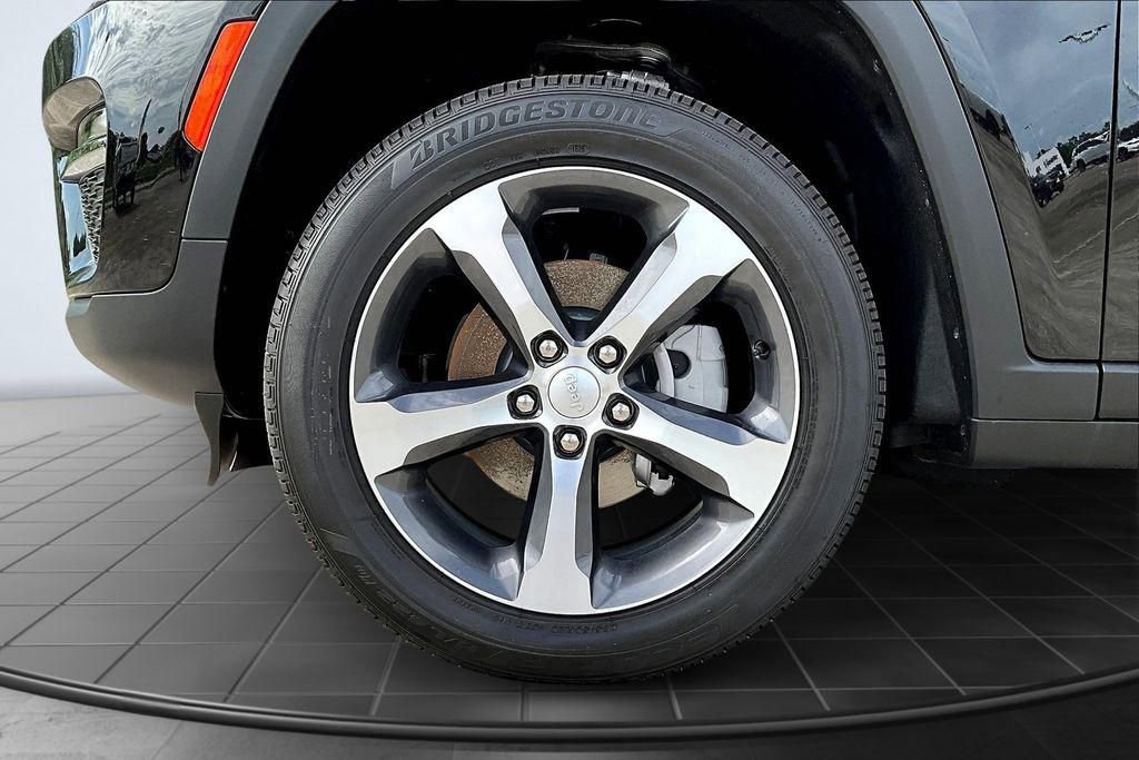 New 2025 Jeep Grand Cherokee Limited w/ Trailer Tow Package image 11