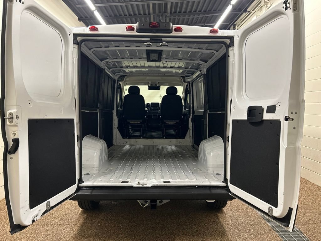 Used 2025 RAM ProMaster 2500 w/ Convenience Group FWD image 11