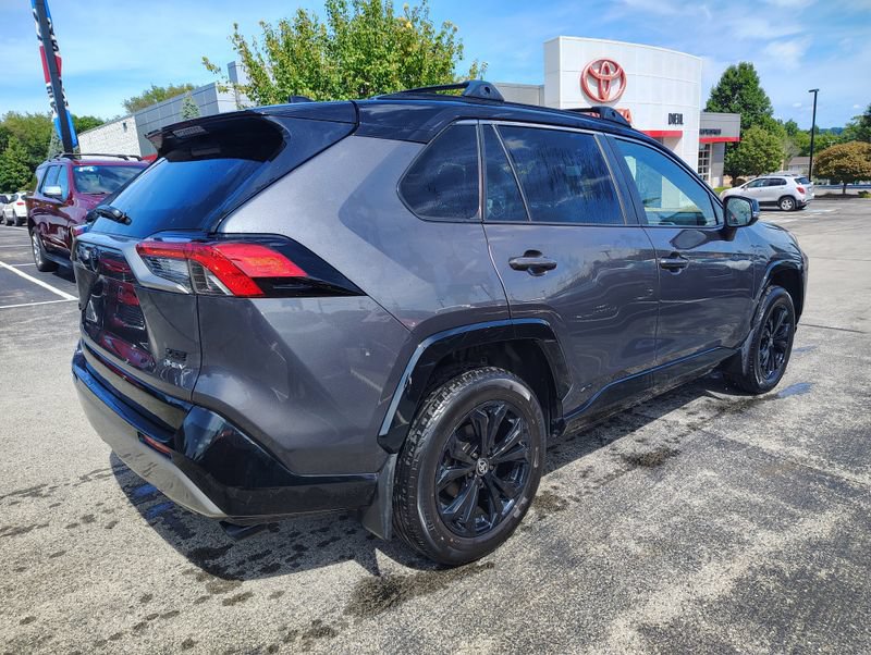 Used 2025 Toyota RAV4 XSE w/ Weather Package AWD/4WD image 4