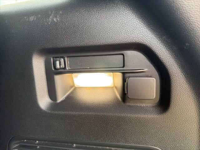 Certified 2022 Ford Explorer XLT w/ Equipment Group 202A AWD/4WD image 13