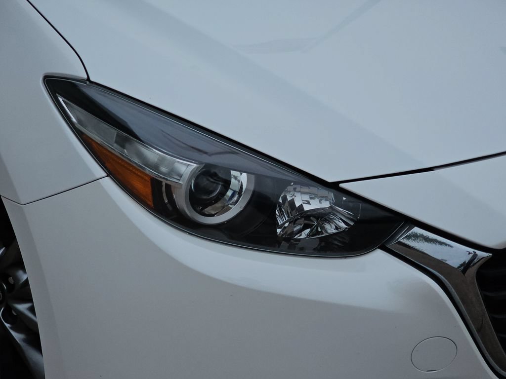 Used 2018 MAZDA MAZDA3 Touring FWD image 33