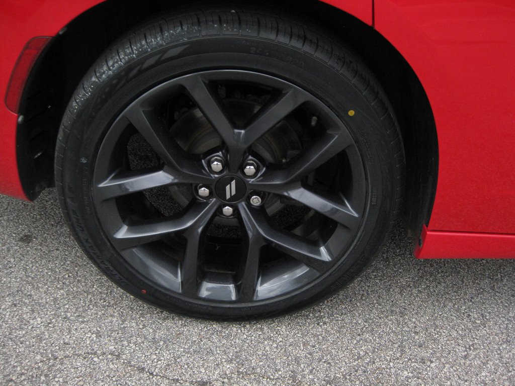 Used 2019 Dodge Charger SXT image 9