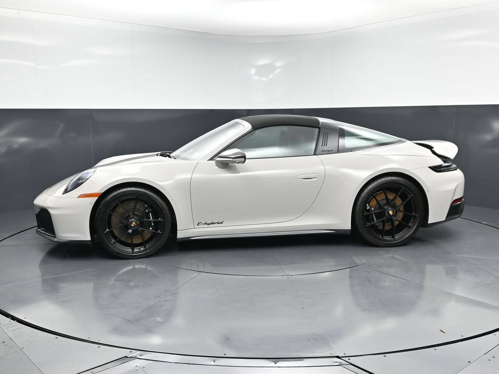 Certified 2026 Porsche 911 Targa 4 GTS AWD/4WD image 2