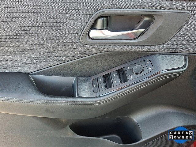 Used 2023 Nissan Rogue SV image 14