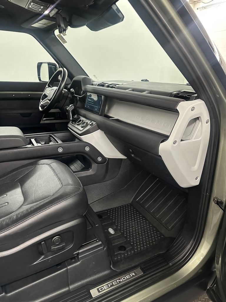 Used 2022 Land Rover Defender 90 X-Dynamic SE AWD/4WD image 33