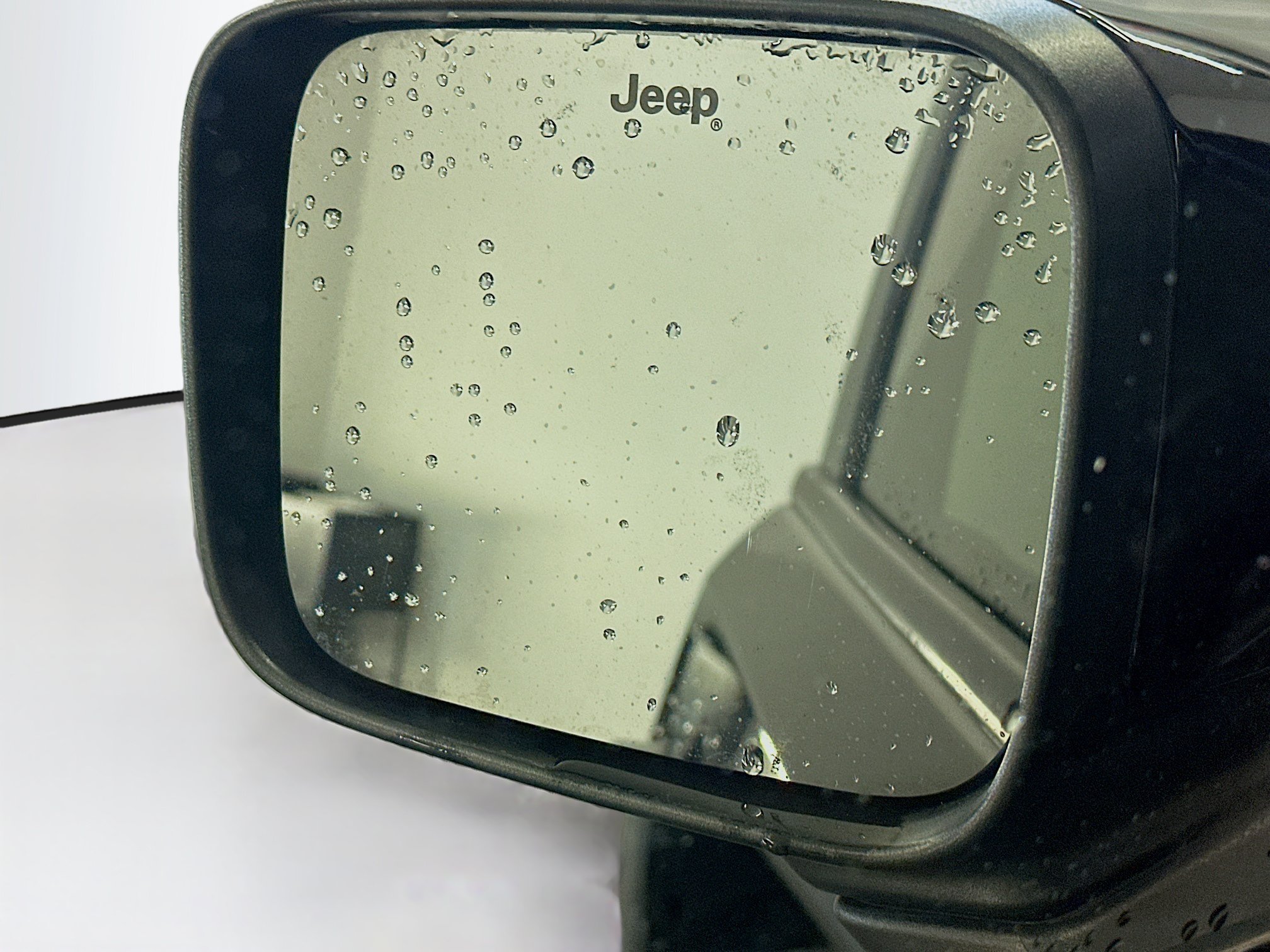 Used 2015 Jeep Renegade Latitude FWD image 16