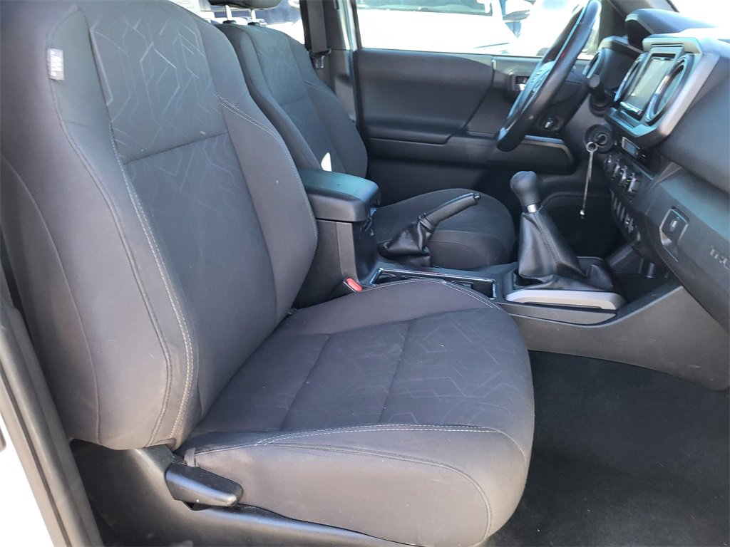 Used 2017 Toyota Tacoma TRD Sport w/ Premium & Technology Package image 21