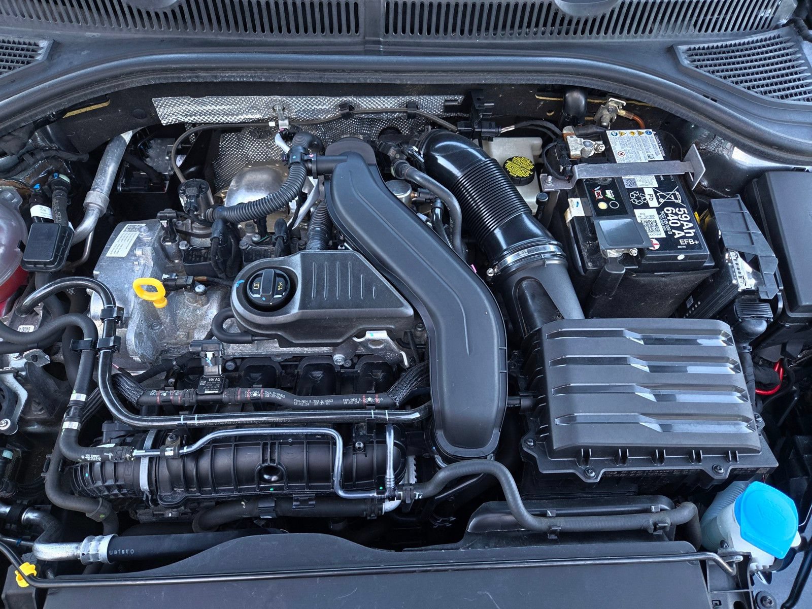 Used 2025 Volkswagen Jetta Sport FWD image 22