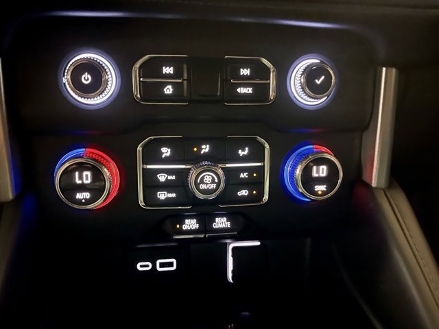 Used 2021 GMC Yukon XL SLE image 18