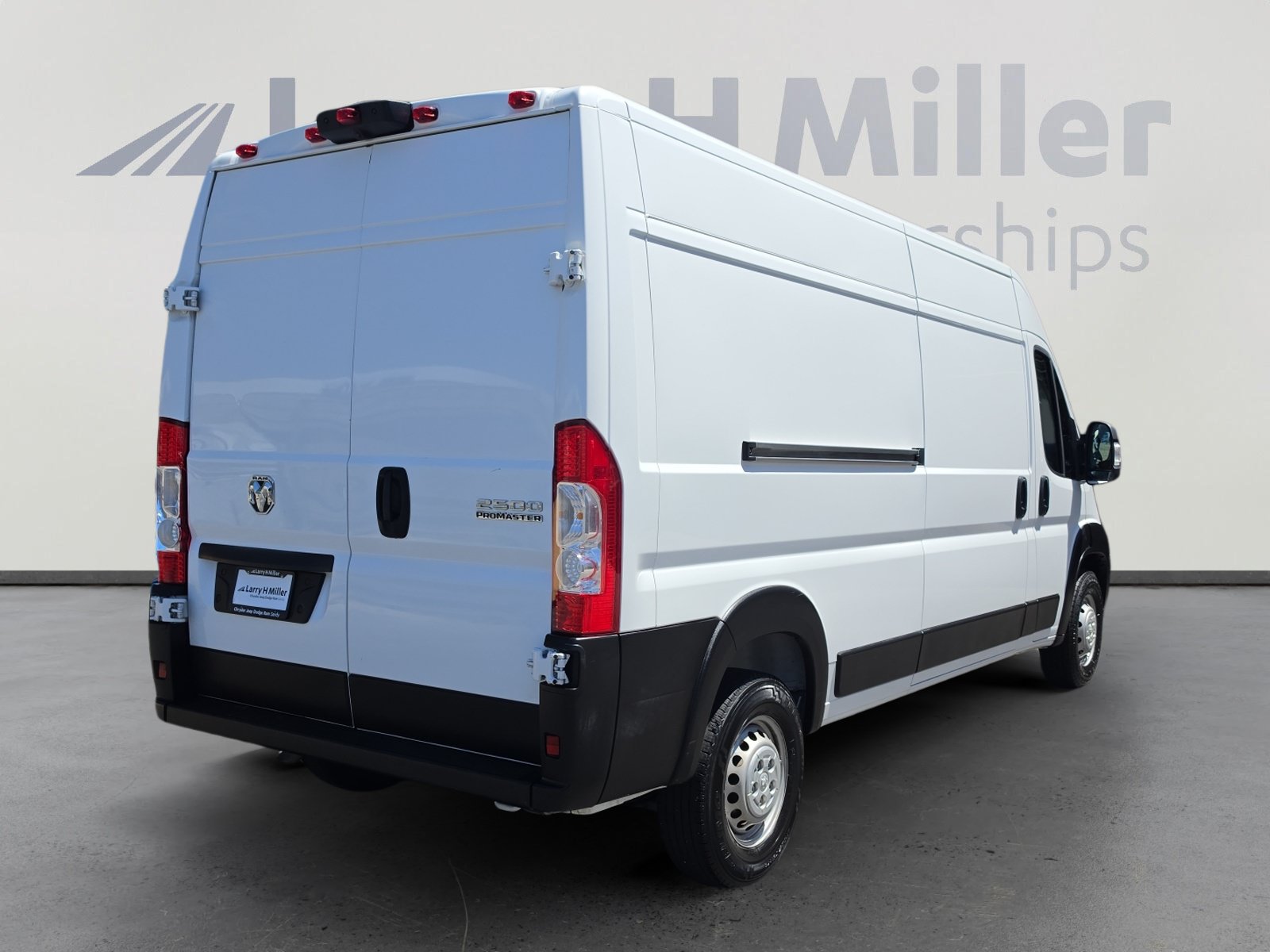 Used 2025 RAM ProMaster 2500 w/ Convenience Group FWD image 5