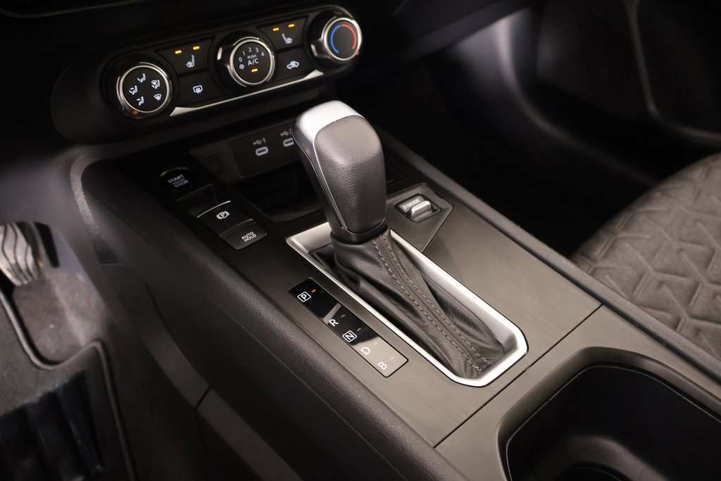 Used 2025 Nissan Kicks SV w/ SV Premium Package image 8