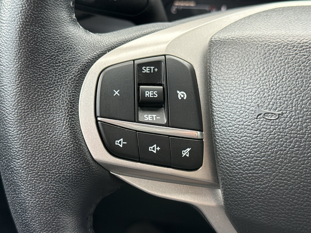 Used 2023 Ford Explorer XLT w/ Equipment Group 202A AWD/4WD image 18