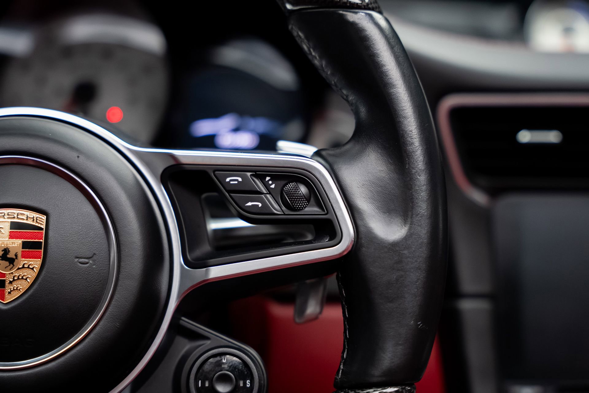 Used 2019 Porsche 911 Turbo image 47