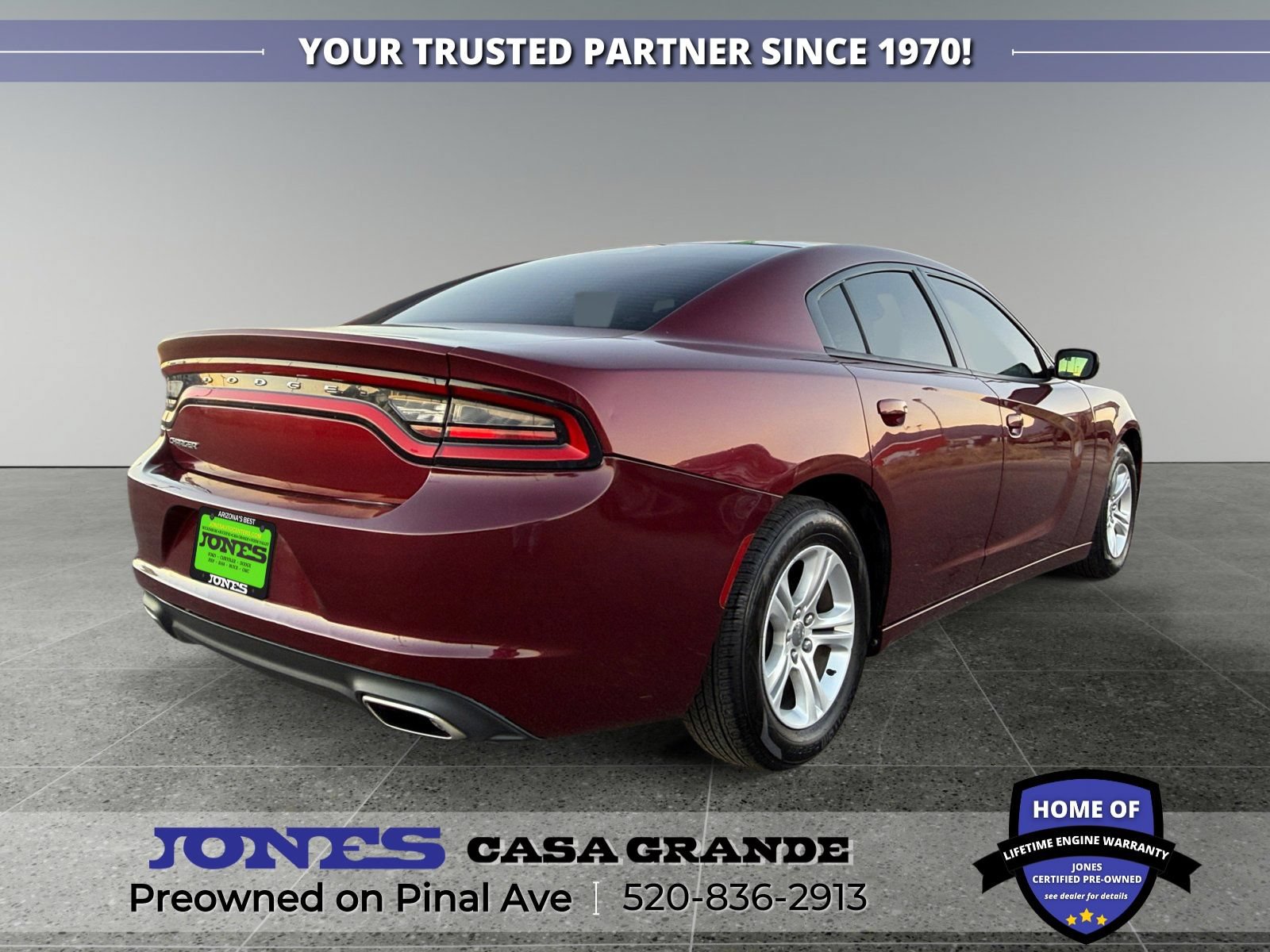 Used 2017 Dodge Charger SE RWD image 5