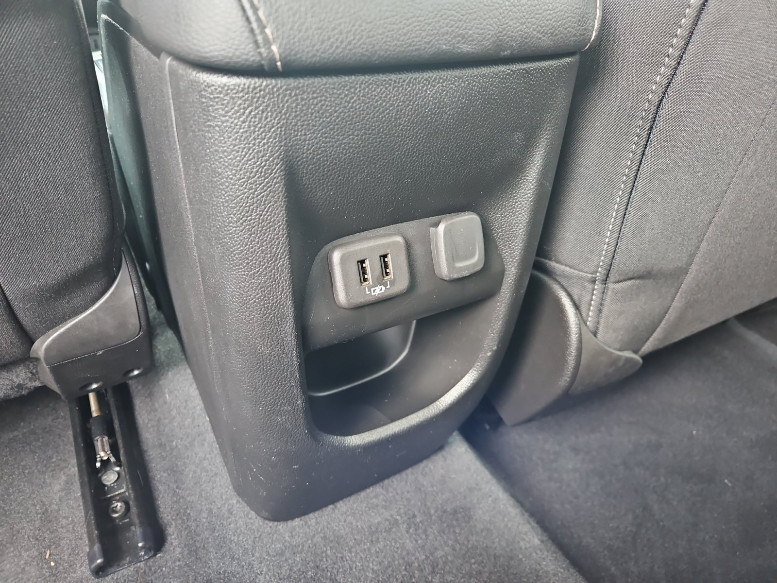 Used 2022 Chevrolet Colorado LT w/ LT Convenience Package RWD image 14