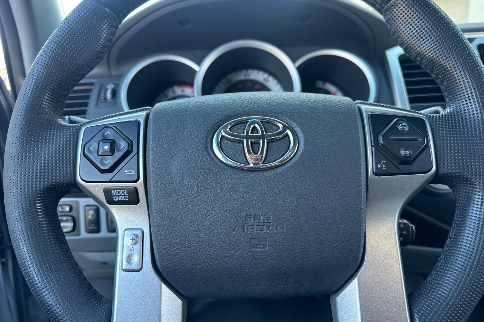 Used 2014 Toyota Tacoma 4x4 Double Cab w/ SR5 Package image 25