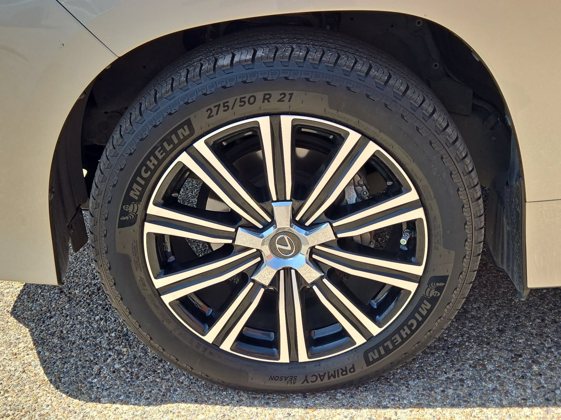 Certified 2021 Lexus LX 570 4WD w/ Luxury Package image 11