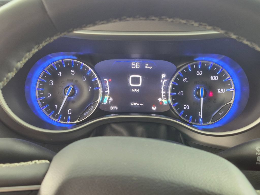 Used 2024 Chrysler Pacifica Touring-L FWD image 18