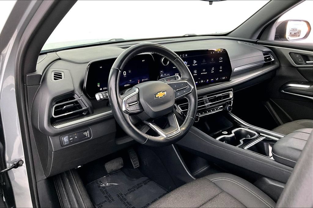 Used 2024 Chevrolet Traverse LT FWD image 17