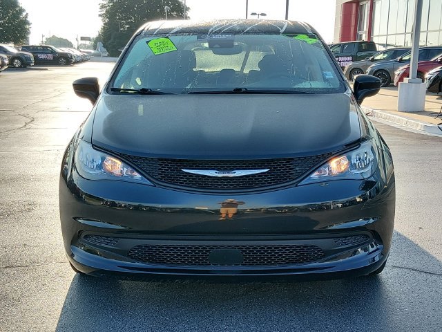 Used 2024 Chrysler Voyager LX FWD image 8