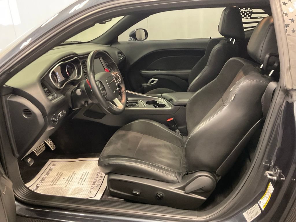 Used 2016 Dodge Challenger R/T Scat Pack w/ Leather Interior Group RWD image 7