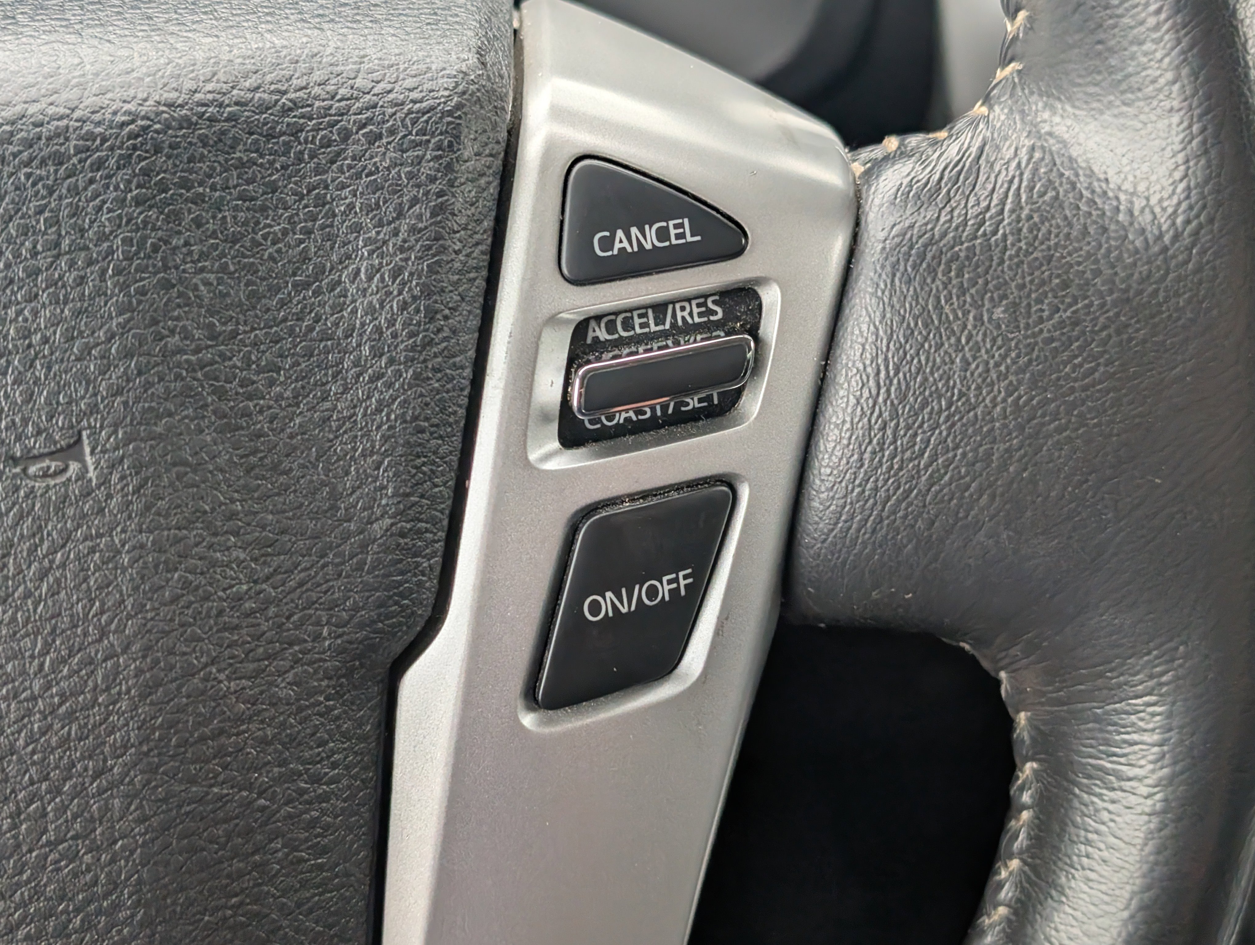 Used 2017 Nissan Titan PRO-4X w/ Pro-4x Convenience Package AWD/4WD image 17