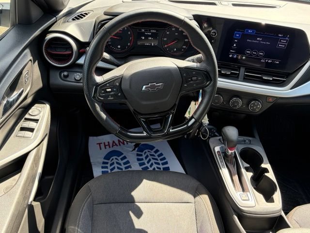 Used 2024 Chevrolet Trax RS FWD image 32
