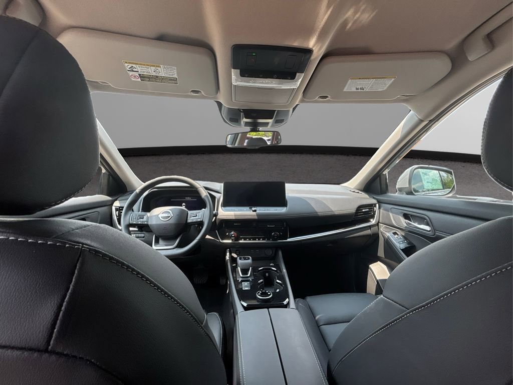 Used 2025 Nissan Rogue SL AWD/4WD image 26