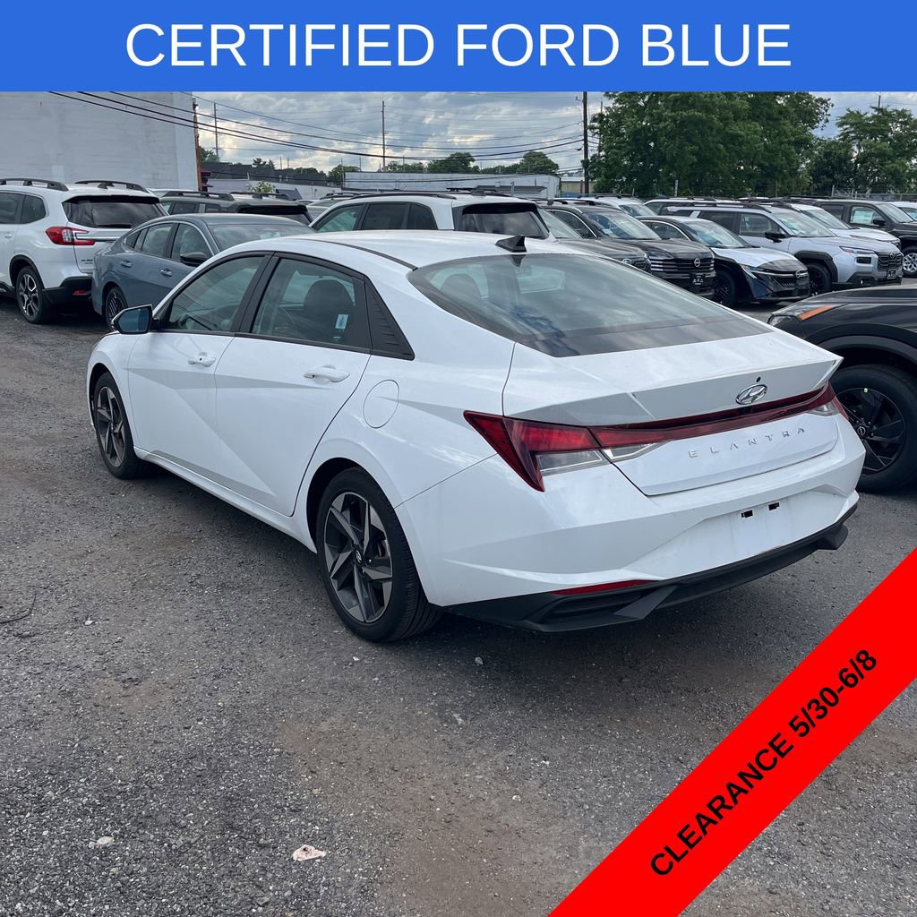 Used 2023 Hyundai Elantra SEL w/ Convenience Package FWD image 4