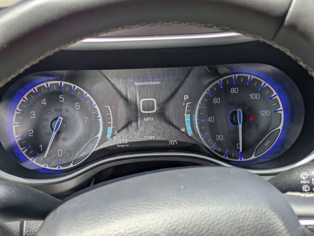Used 2024 Chrysler Pacifica Touring-L FWD image 17