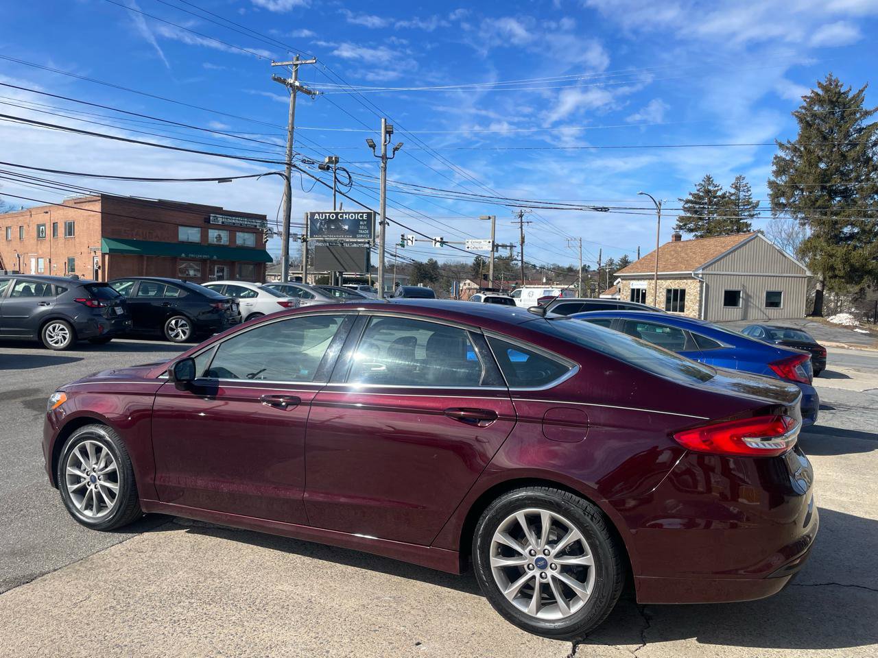 Used 2017 Ford Fusion SE w/ Fusion SE Technology Package image 10