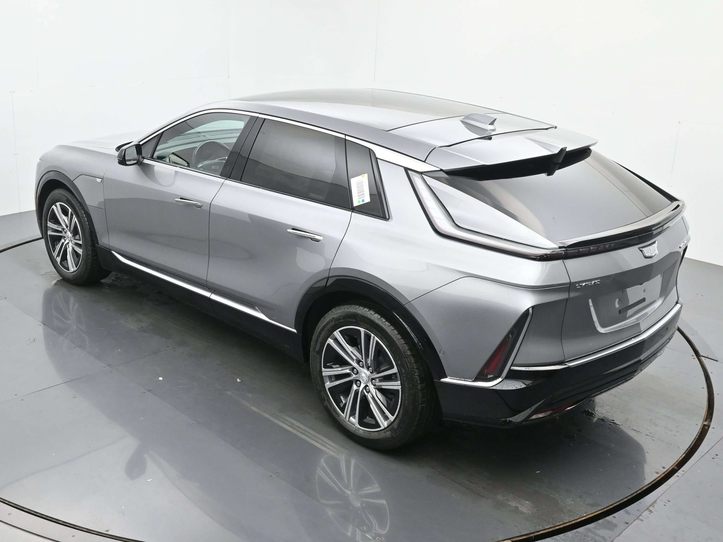 New 2026 Cadillac Lyriq Luxury w/ LPO, Floor Liner Package AWD/4WD image 25