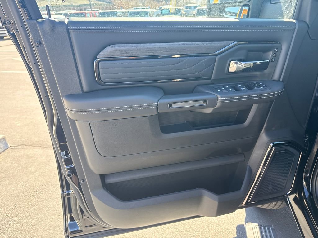 New 2026 RAM 3500 Limited AWD/4WD image 9