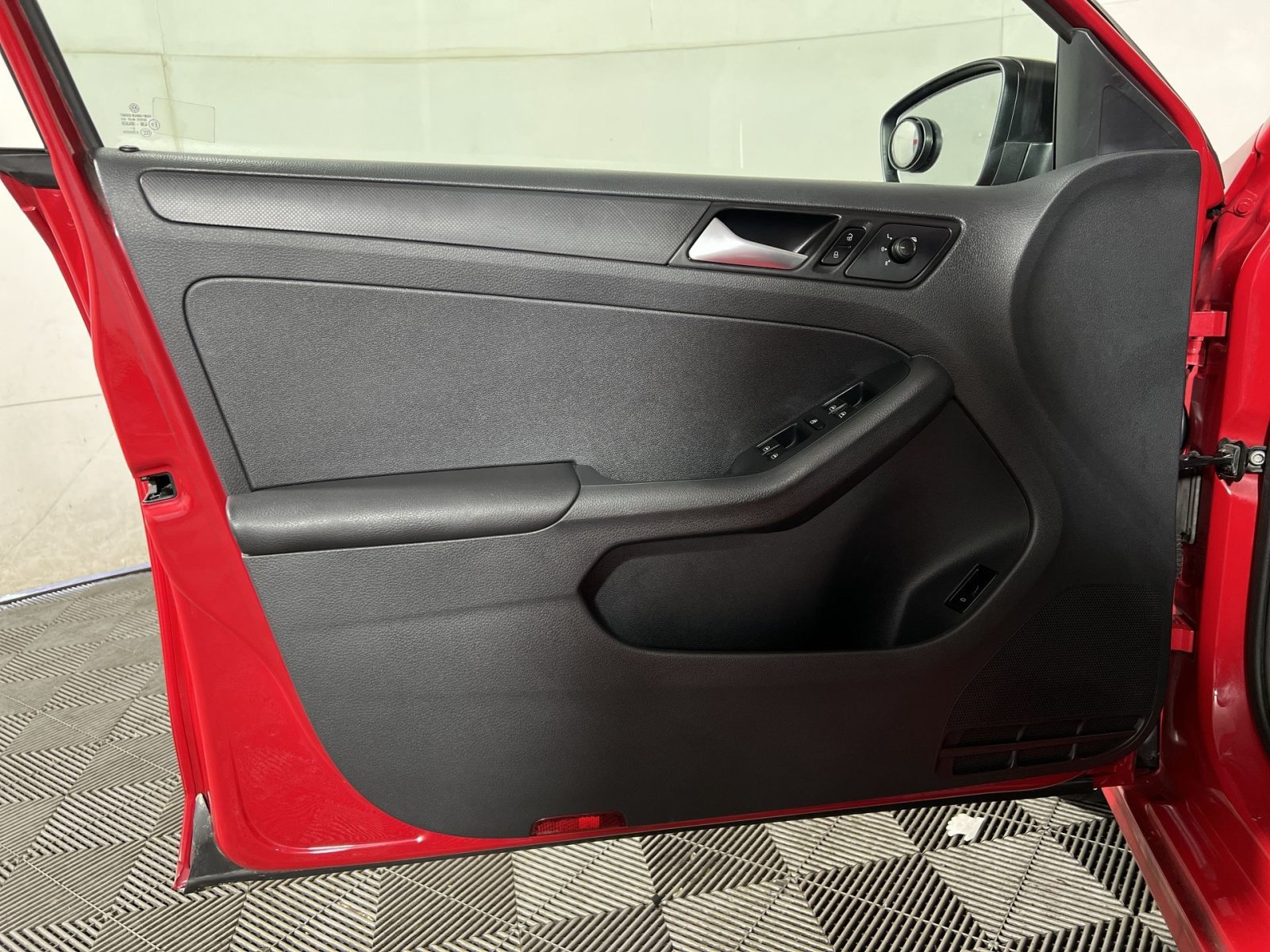 Used 2015 Volkswagen Jetta S FWD image 14