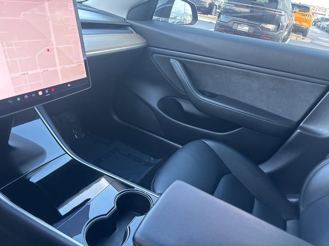 Used 2019 Tesla Model 3 Standard Range Plus image 22