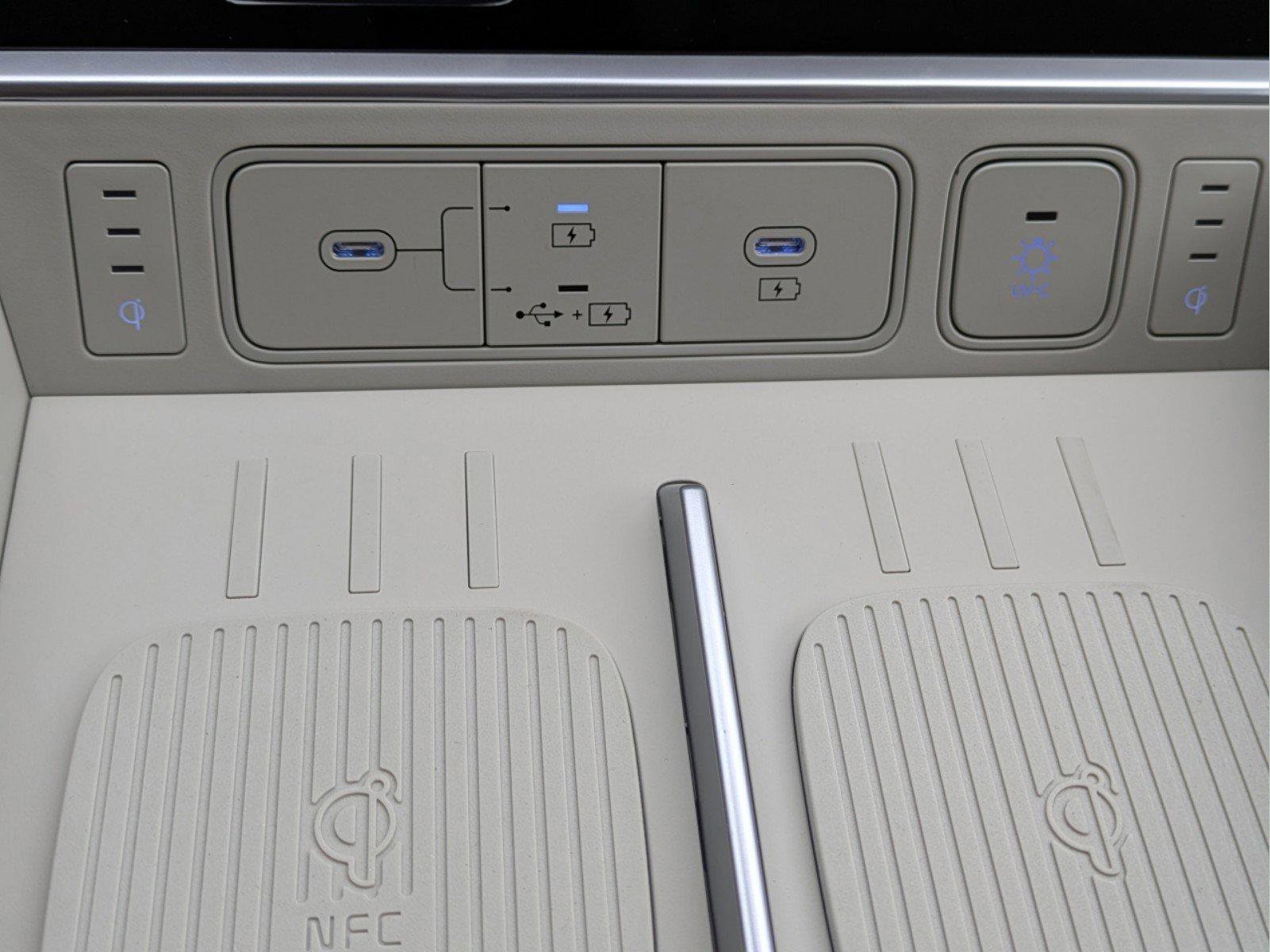 Used 2025 Hyundai Santa Fe Calligraphy image 18