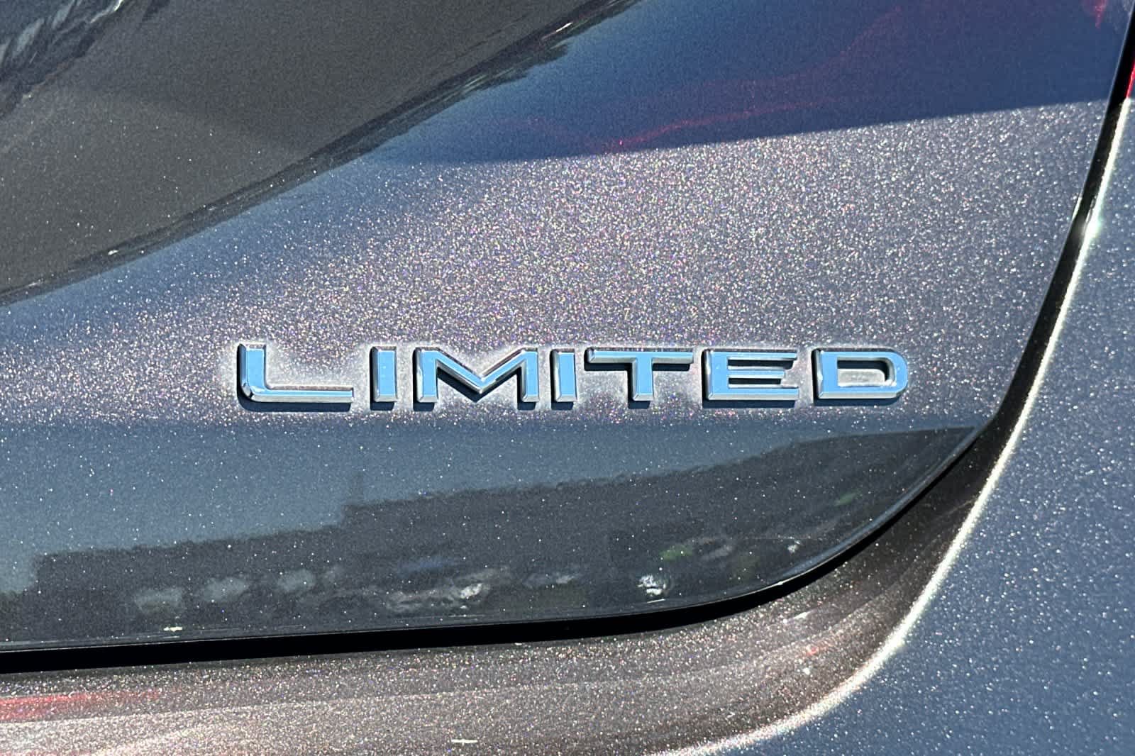 Used 2020 Toyota Avalon Limited w/ Advanced Safety Package FWD image 32