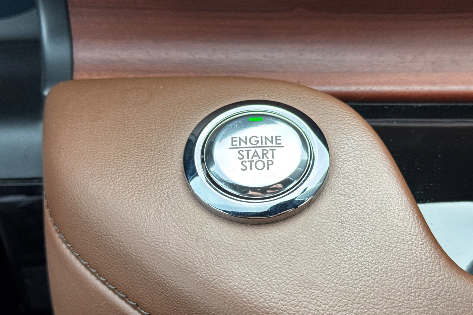 Used 2020 Lincoln Aviator Reserve w/ Equipment Group 202A image 24